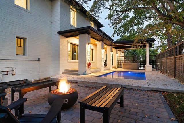 Downtown Sevierville ・Sleeps 30 ・Pool & Hot Tub