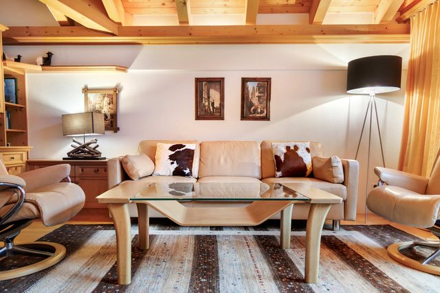 Dominic A: Beautiful ski-in/out penthouse for 6