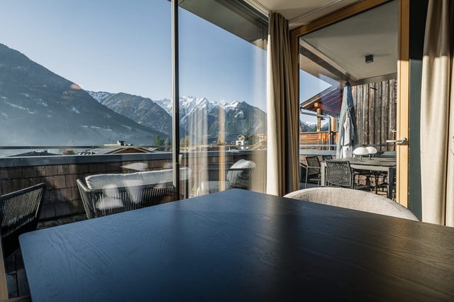 Panoramic Ski Apt: Walk to Lift, South Terrace