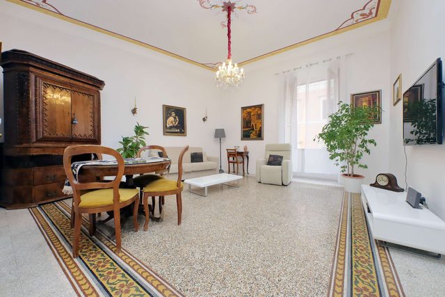 Da Bizet, Elegant apartment for family or friends in Rome's historic Centre
