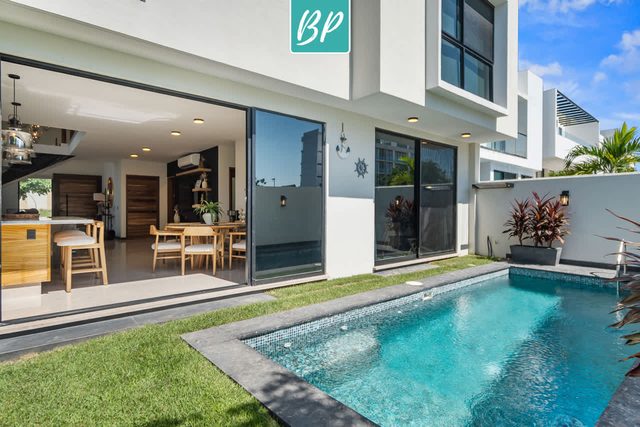 4BR w/ Private Heated Pool & Beach Club - Villa 2
