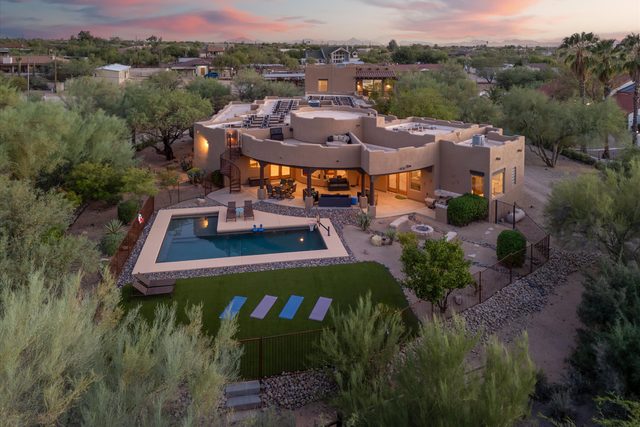 Cave Creek Luxe • 5BR w/ Casita • Pool & Views!