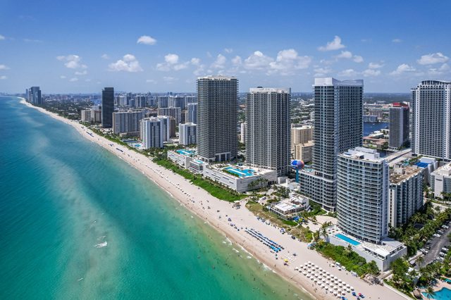 Ocean Wind - Luxury Beachfront Condo, Pool & Gym — Hollywood, FL