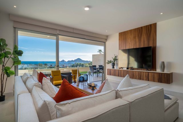 3BR Terrace with Seaview & Pool 2BR Balcony