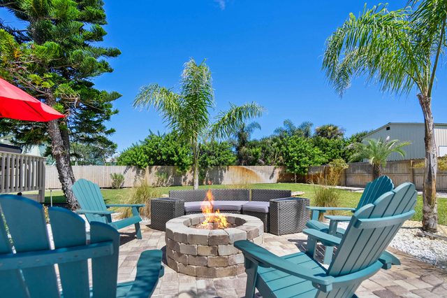 Fire Pit, Tropical Oasis, Steps to Beach, Patio