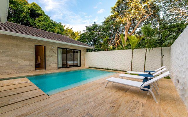 Golf Villa IX