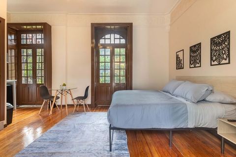 TAB231 - 12 - Warm and bright studio in a colonial home