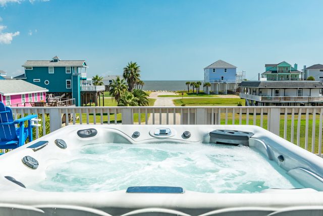 The Tides of Casa Blanca - Modern Luxe by the Sea — Freeport, TX