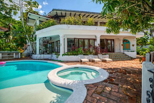 Incredible 5BR Villa With Huge Pool at Conchas Chinas
