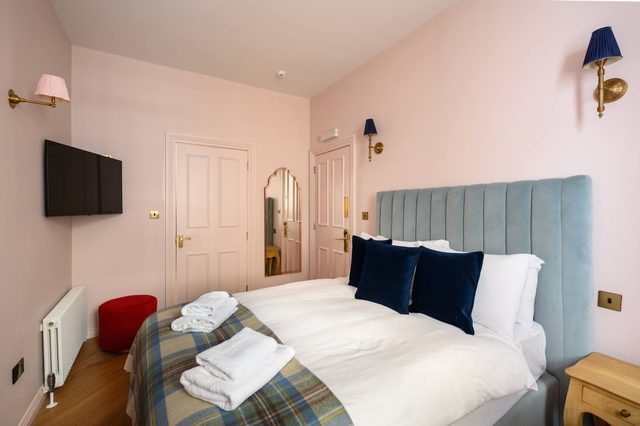 Double Room (Room 6 - Ground Floor) — Edinburgh, Scotland