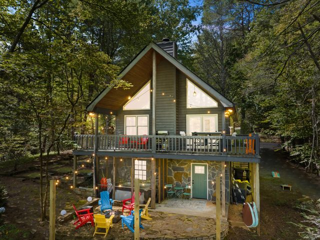 Lake Retreat | Kayaks | Theatre | Hot Tub | Sauna