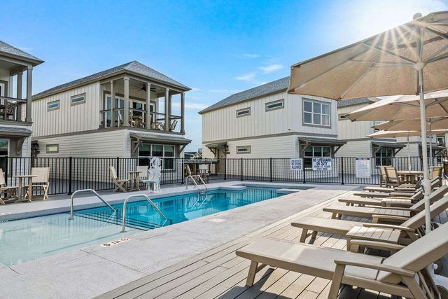 Poolside Villas @ Winyah Bay Club!