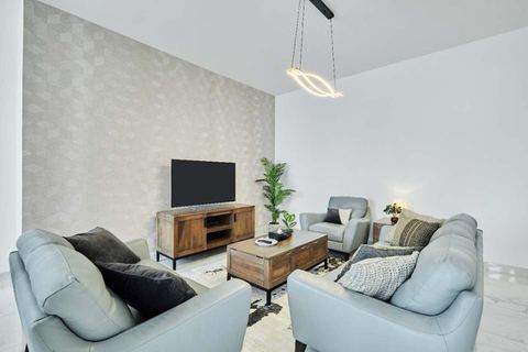 Noora | Lovely 2 BR Apartment in Dubai