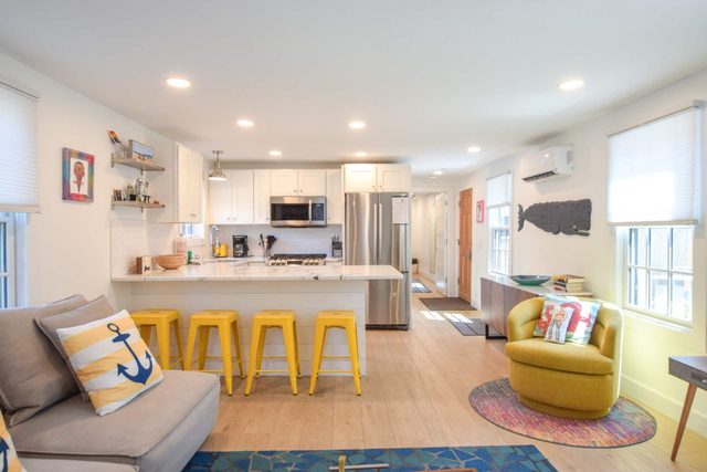 1 Min. Walk to Water/Town Patio and AC!