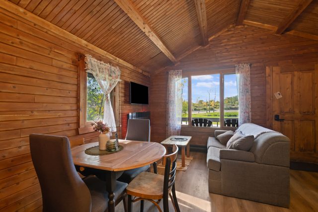 Chalet with Full Kitchen # 1 Domaine de l Archipel