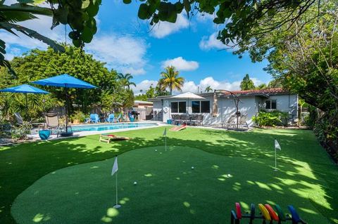 Heated Pool, 3 Hole Golf, FirePit, 5min to Airport