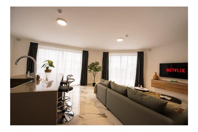 Exclusive Corner Penthouse with Terrace – by HostMT — San Pawl il-Baħar, Saint Paul’s Bay