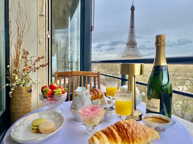 Le Panorama Eiffel - Tower Views
