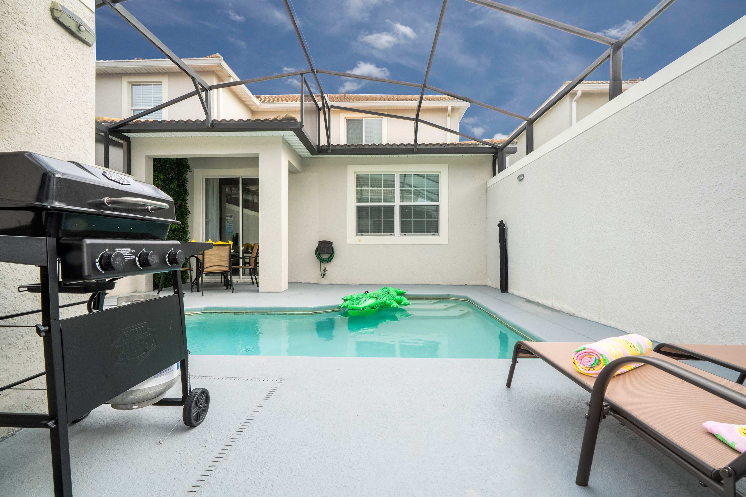 Vibrant 5BR w Pool & WaterPark @ Storey Lake 4811M
