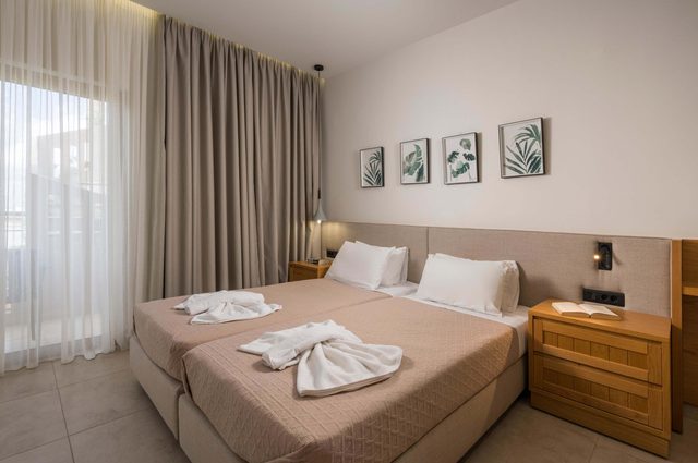 Petritos Hotel | Twin Room 7