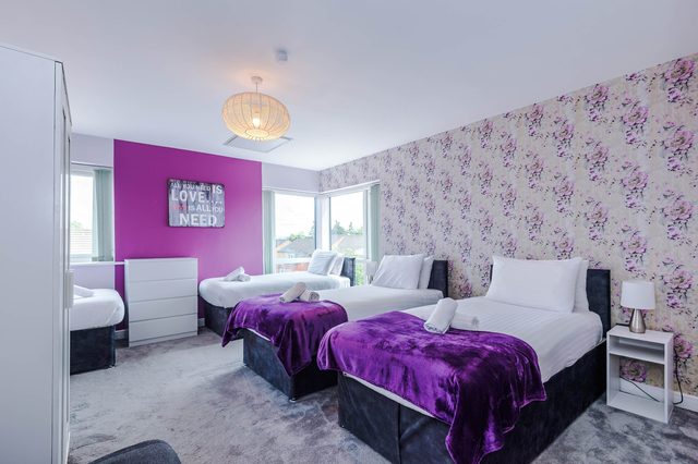 Large Etihad & Co-op Live Townhouse | Free Parking