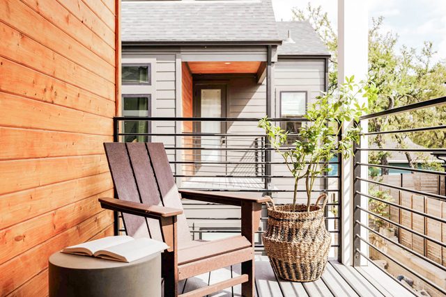 Brand New Austin Retreat, Hot Tub & Balcony Suite