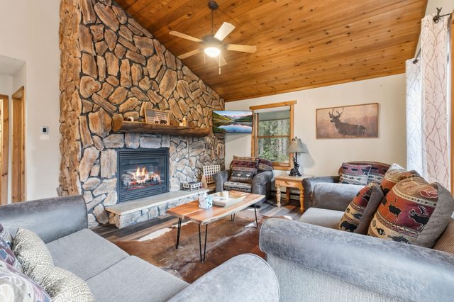 Blue River Escape | Private Sauna + Hot Tub