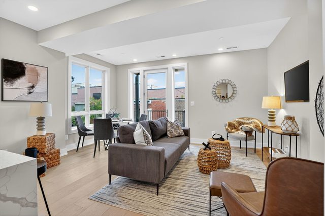Sojourn Modern Adams Morgan 2 BR Near Shopping