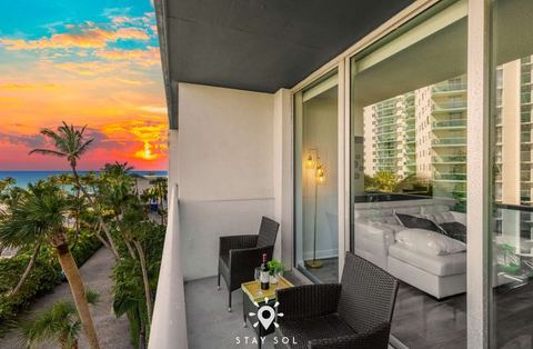Modern Hollywood Beach Escape - City Views