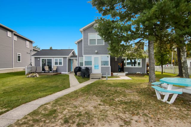 Sand Bar Delight | Torch Lake — Rapid City, MI