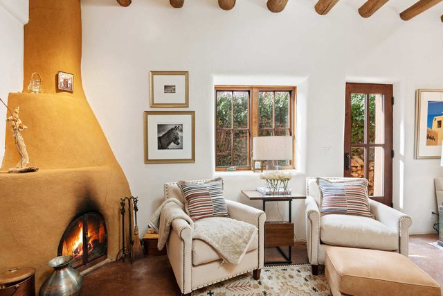 Kiva Fireplace, Peaceful Luxury, Walk Everywhere