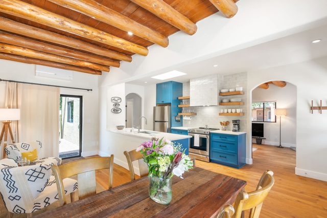 Walk to Plaza, Sunny Interior, Kiva Fireplace — Santa Fe, NM