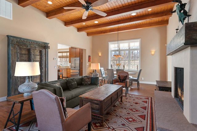Walk Everywhere, Inviting Patio, Hot Tub