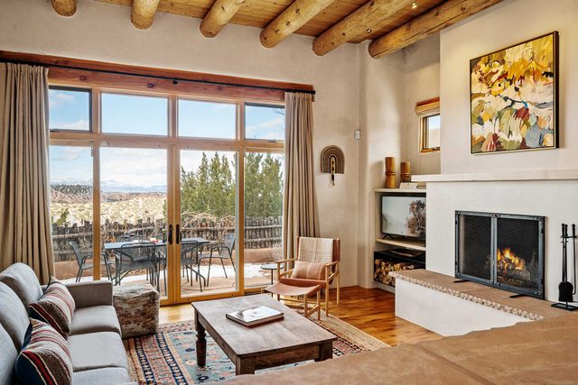 Expansive views, Natural Light, Community Pool