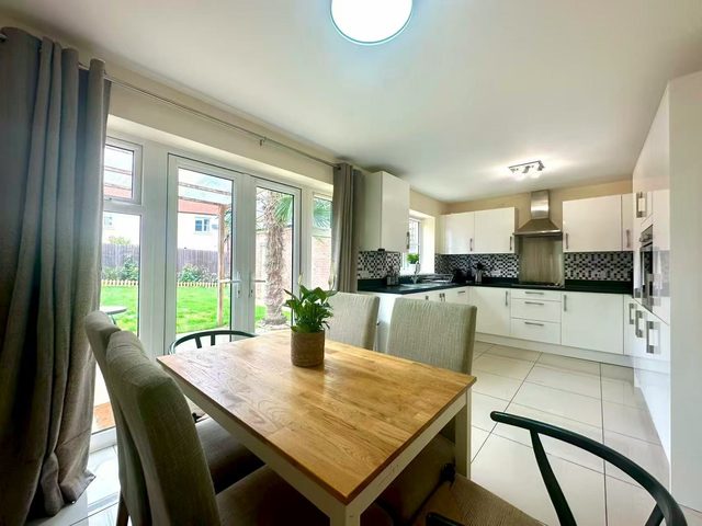 Charming 3 bedroomed House in Bicester sleeps 6 — Oxfordshire, England