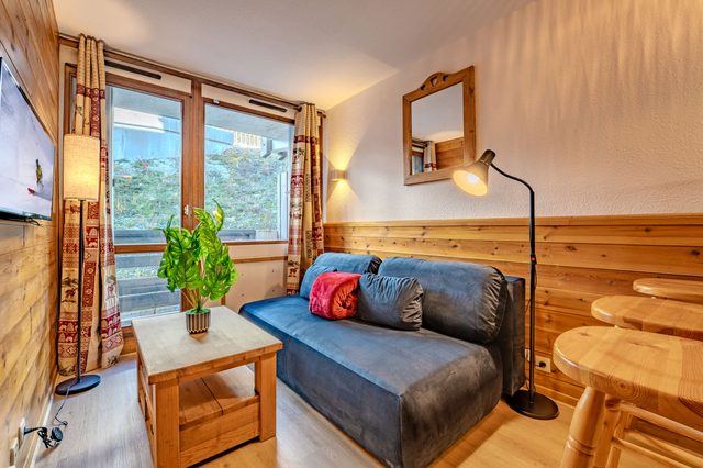 Direct-Access Ski w/Living Space