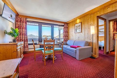 Ski-In Out with Wide Mountain Views