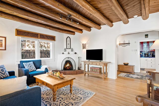 Historic Adobe, Walk to Railyard and the Plaza