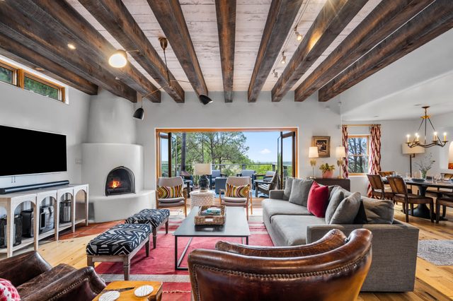 Mountaintop Luxury, Amazing Deck with Fire Pit — Santa Fe, NM