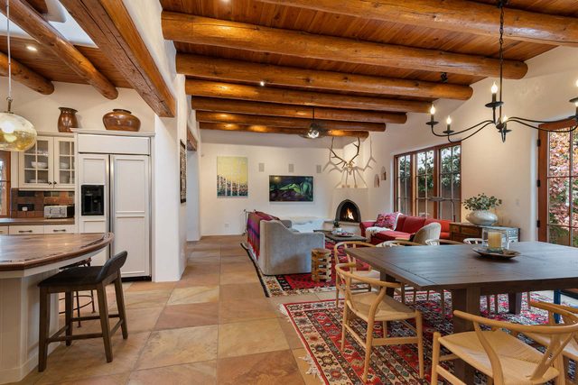 Spacious, Historic Downtown Jewel, Walk Everywhere