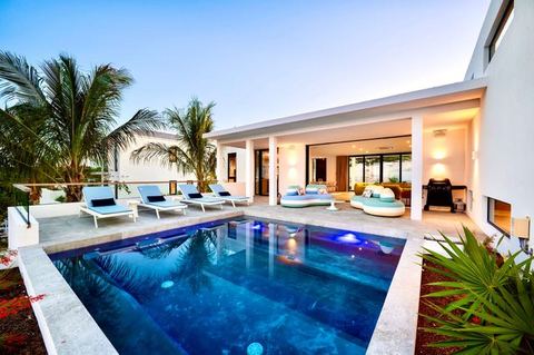 Villa Venus · Award-Winning · Pool · Concierge — Providenciales