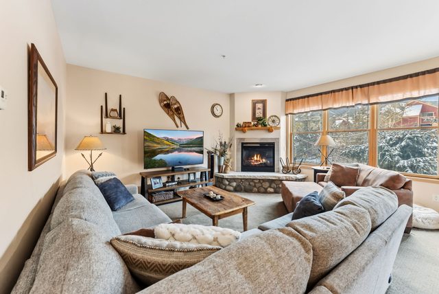 The Cozy Corral - Private Hot Tub, Walk to Town