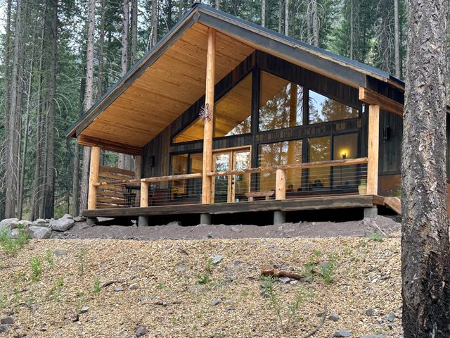 Woodlands Nest - modern cabin in the woods