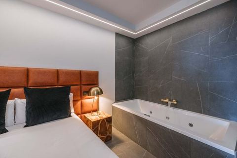 Poem Suites by Airnest • Superior Suite with Hot Tub — Las Palmas de Gran Canaria, Canary Islands