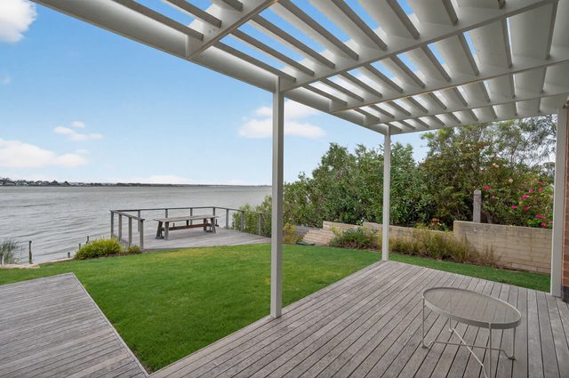 Riverside Retreat - Waterfront - Hindmarsh Island — Hindmarsh Island, South Australia