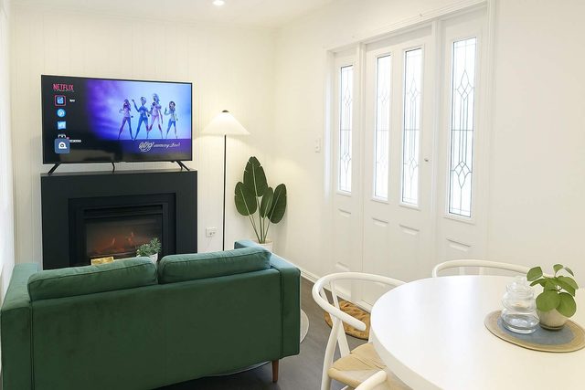 Urban Getaway Apartment Ipswich perfect for work — Newtown, Queensland
