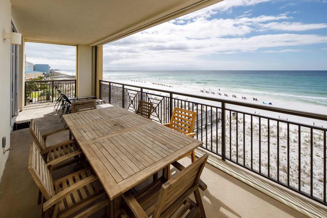 Bella Riva 301🌊Gulf Front🏖️Free Beach Setup