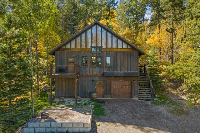Whiskey Barrel Lodge