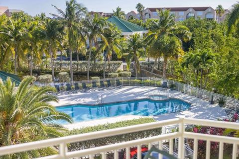 The Tortuga at Sunrise Suites - Balcony & Pool