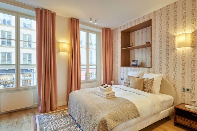 Sublim new triplex on Place des Vosges